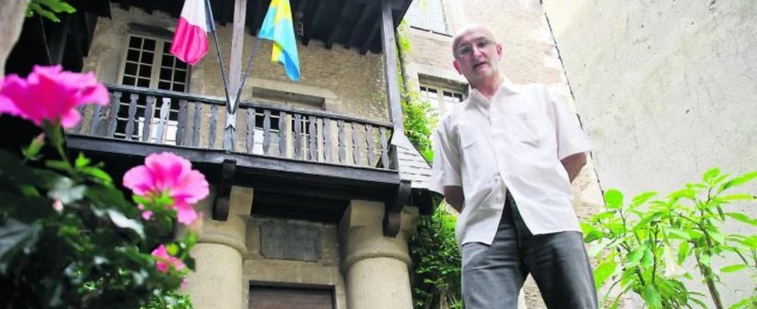 Pau – Overlooking the Pyrenees