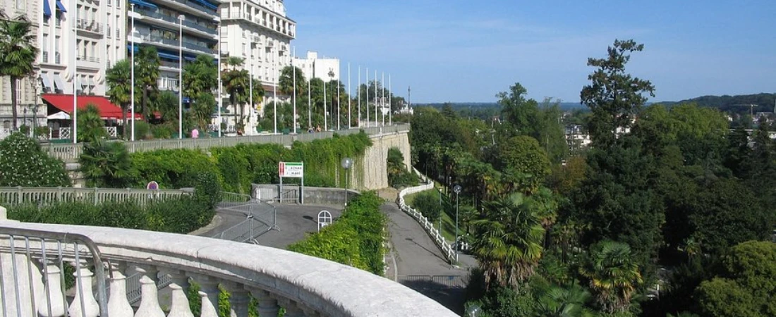 Pau – Overlooking the Pyrenees